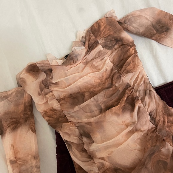 PRETTYLITTLETHING Nude Smoke Printed Mesh Ruched Bardot Bodysuit - Picture 2 of 3